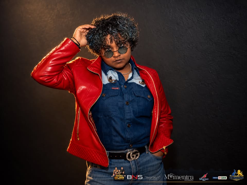 A true powerhouse vocalist with  incredible stage presence — TeeJ from LunuDehi...